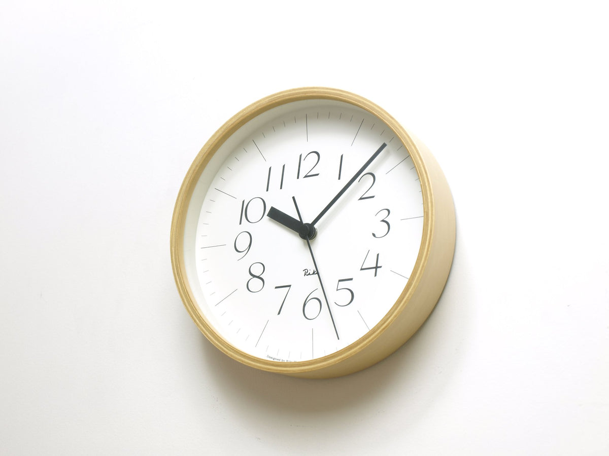Minimal Wall Clock With Easy-Read Number Display