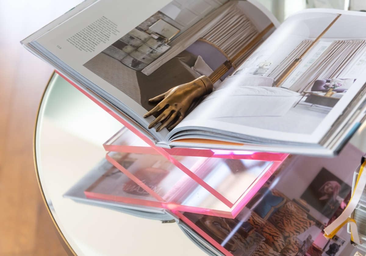 Acrylic Book Stand With Clear Display Holder