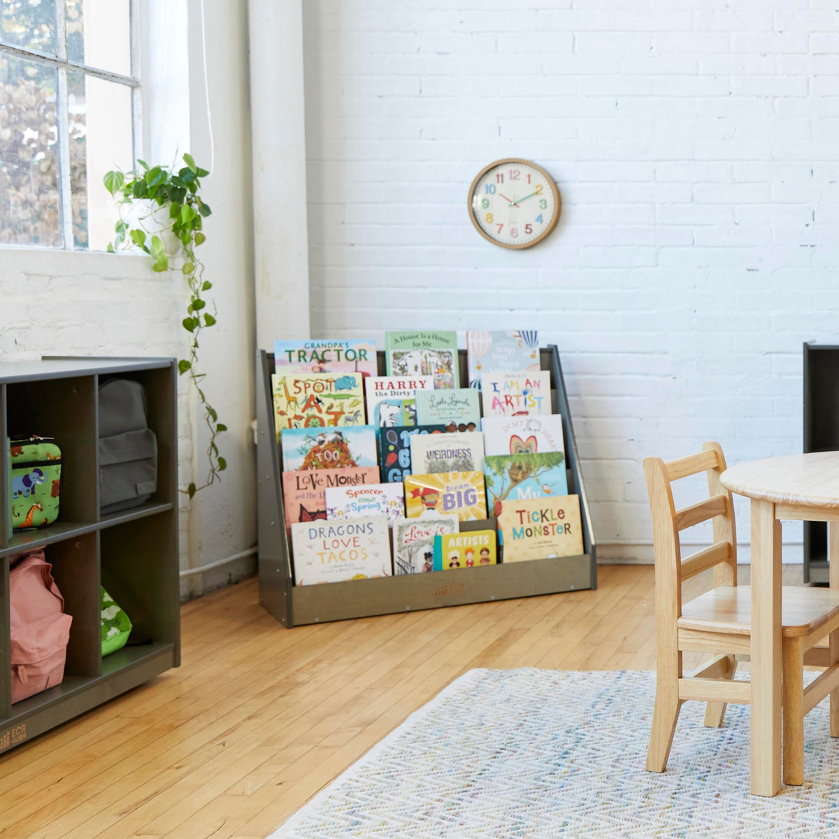 Kids Single-Sided Book Display for Easy-Access Storage