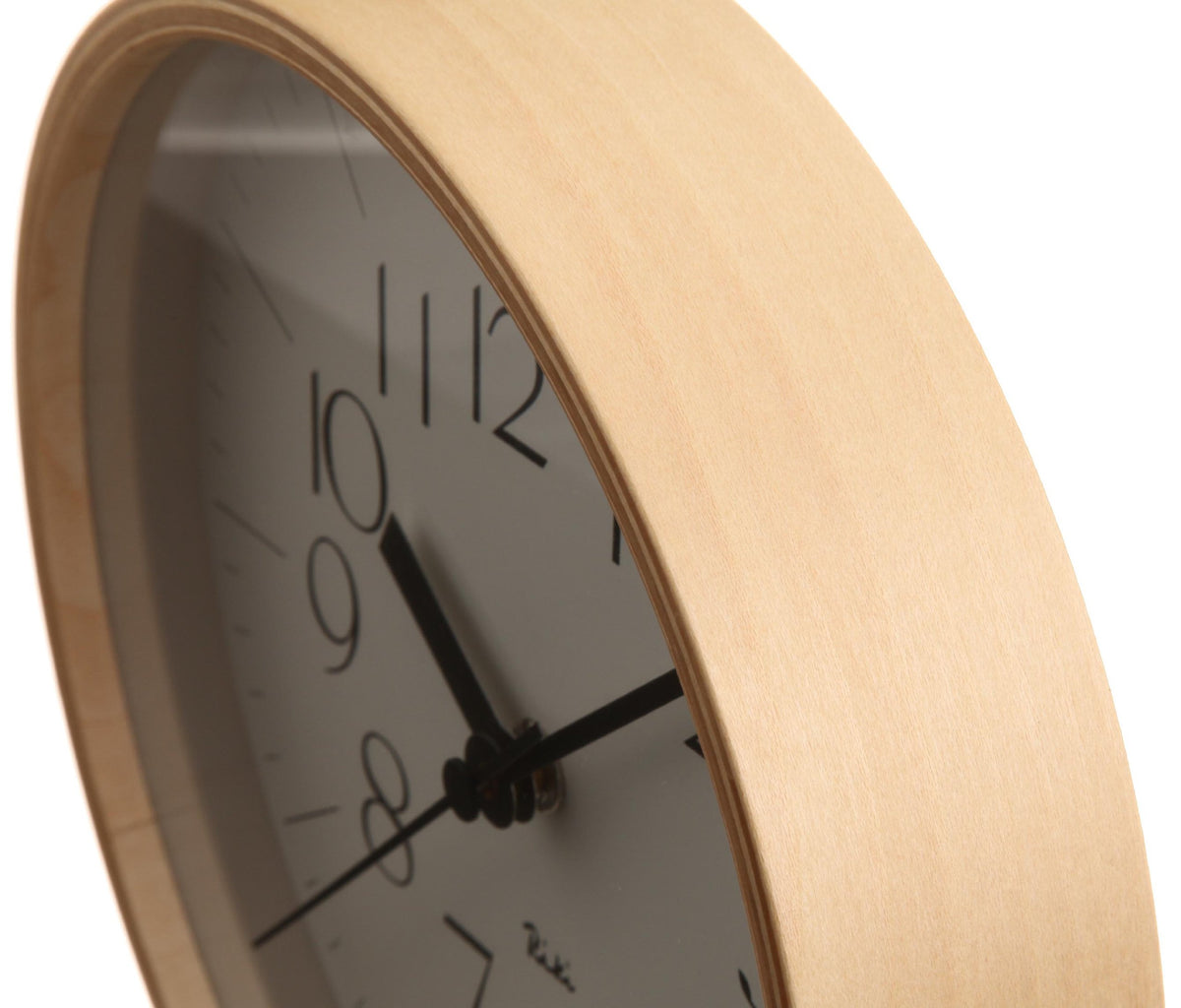 Minimal Wall Clock With Easy-Read Number Display