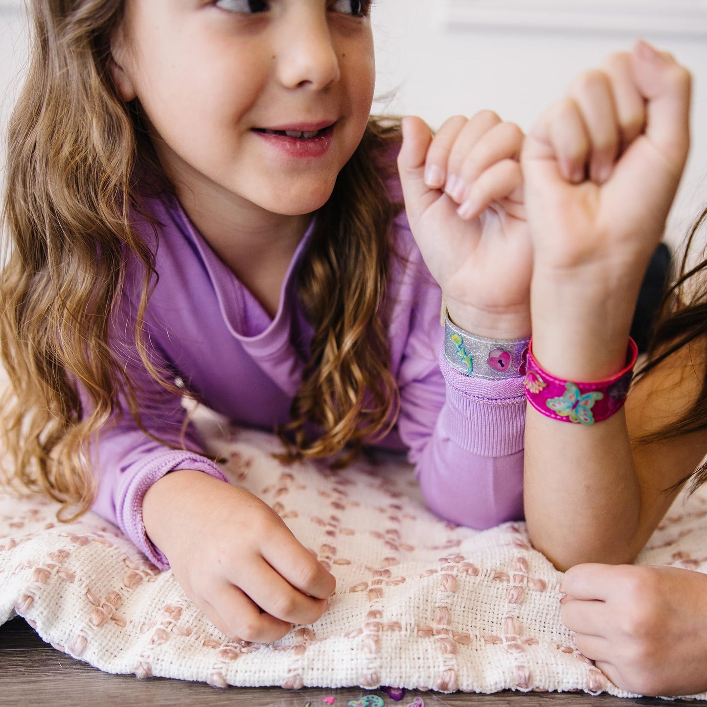 Kids Bracelet Craft Kit With 100+ Sparkle Stickers